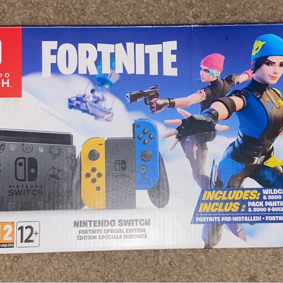 Exclusive Fortnite Wildcat Nintendo Switch Bundle (DOES NOT COME WITH SKIN CODE) - Picture 3 of 3